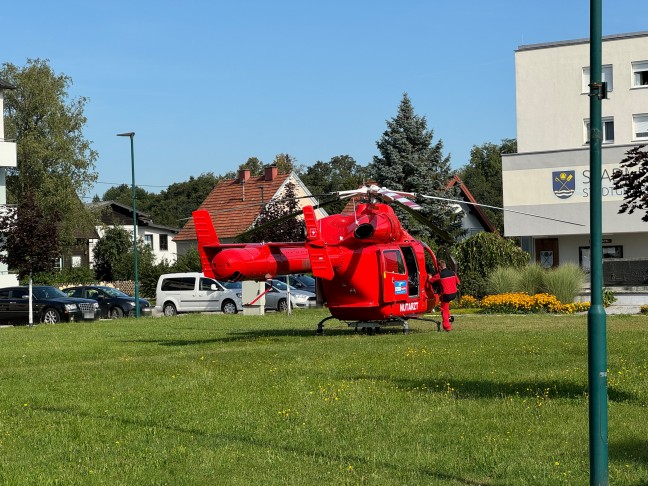 	Notarzthubschrauber nach Unfall auf Zebrastreifen in Stadl-Paura im Einsatz