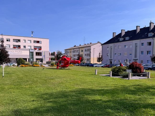 	Notarzthubschrauber nach Unfall auf Zebrastreifen in Stadl-Paura im Einsatz