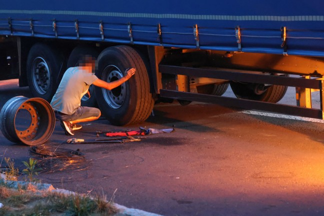 	Brand eines LKW-Reifens löste Einsatz dreier Feuerwehren auf Innkreisautobahn bei Krenglbach aus