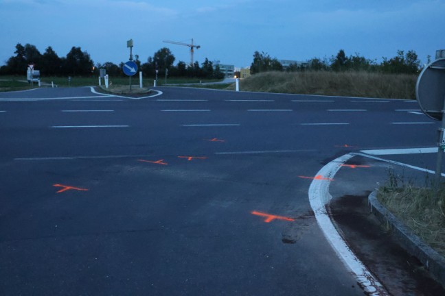 	Kreuzungskollision zwischen zwei PKW auf Wiener Straße in Asten