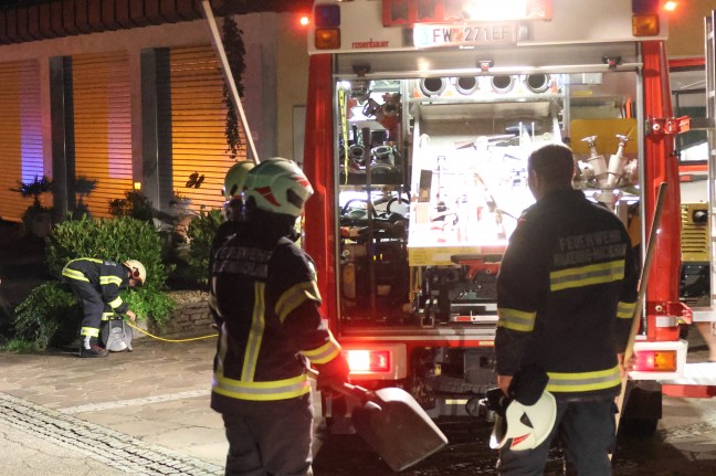 	Auto bei Verkehrsunfall in Hartkirchen gegen Gartenzaun gekracht