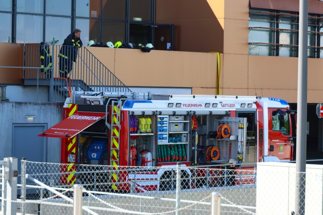 	Drei Feuerwehren bei Brand bei einem Technologieunternehmen in Sattledt im Einsatz