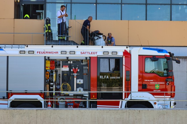 	Drei Feuerwehren bei Brand bei einem Technologieunternehmen in Sattledt im Einsatz