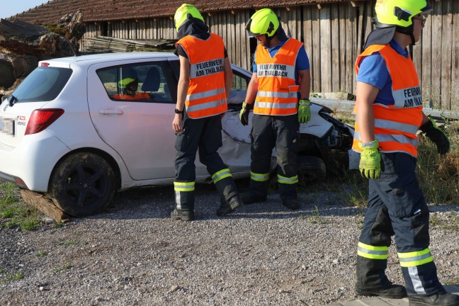 	Verkehrsunfall zwischen PKW und Traktor in Thalheim bei Wels endet glimpflich