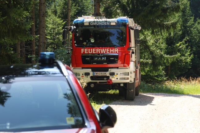 	LKW abgestürzt: Lenker (55) bei schwerem Unfall auf Forststraße in Gmunden tödlich verunfallt