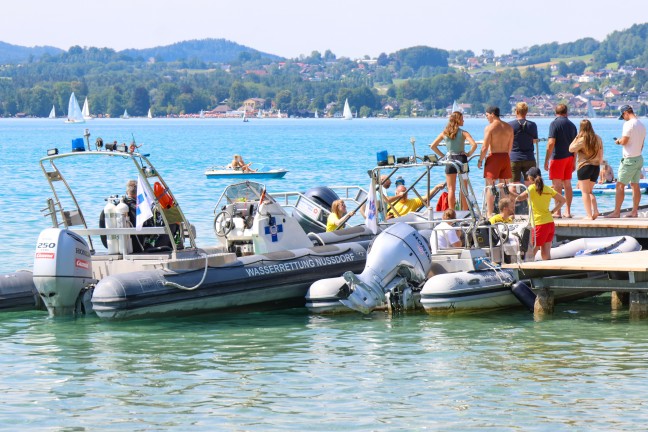 	Weyregg am Attersee: Großeinsatz mit Tauchern und Booten bei Suche nach vermisstem Kind im Attersee