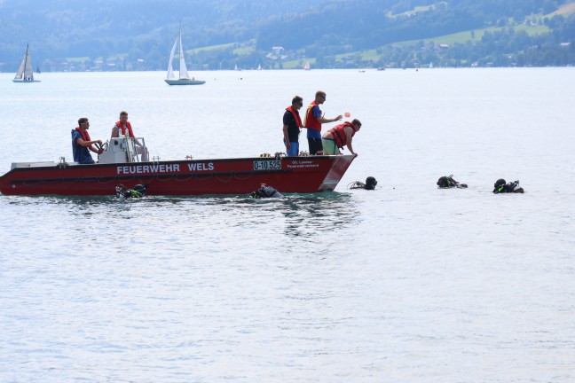 	Weyregg am Attersee: Großeinsatz mit Tauchern und Booten bei Suche nach vermisstem Kind im Attersee