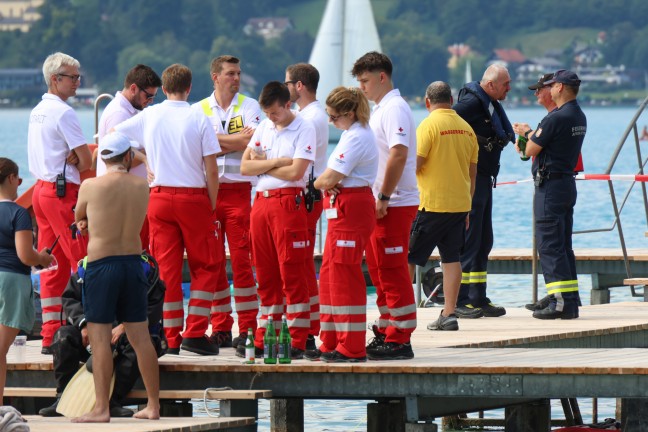 	Weyregg am Attersee: Großeinsatz mit Tauchern und Booten bei Suche nach vermisstem Kind im Attersee