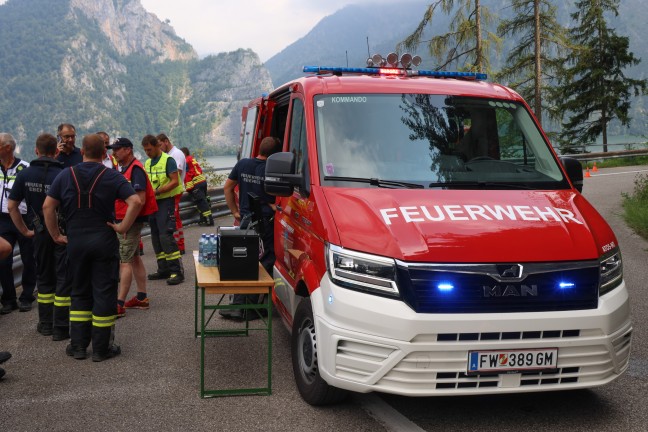 	Schwerer Tauchunfall: Großeinsatz bei Suche nach vermisstem Taucher im Traunsee bei Traunkirchen