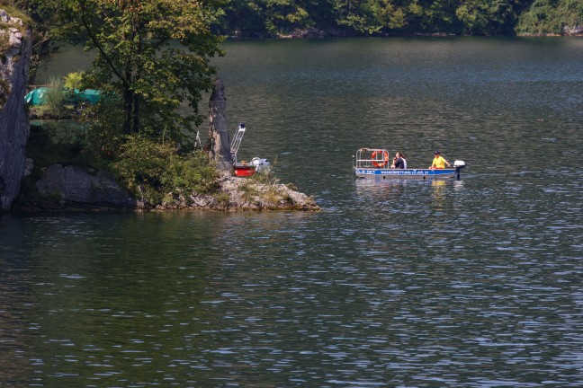 	Schwerer Tauchunfall: Großeinsatz bei Suche nach vermisstem Taucher im Traunsee bei Traunkirchen