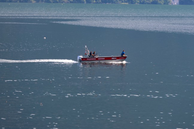 	Schwerer Tauchunfall: Großeinsatz bei Suche nach vermisstem Taucher im Traunsee bei Traunkirchen