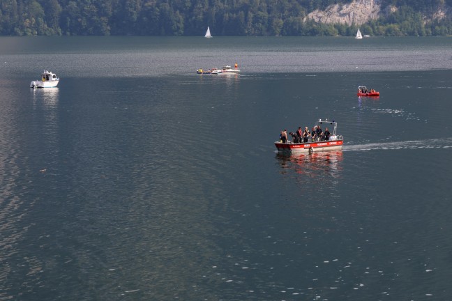 	Schwerer Tauchunfall: Großeinsatz bei Suche nach vermisstem Taucher im Traunsee bei Traunkirchen