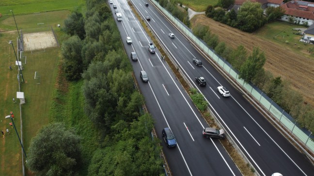 	Auto auf Innkreisautobahn bei Kematen am Innbach gegen Leitschiene gekracht