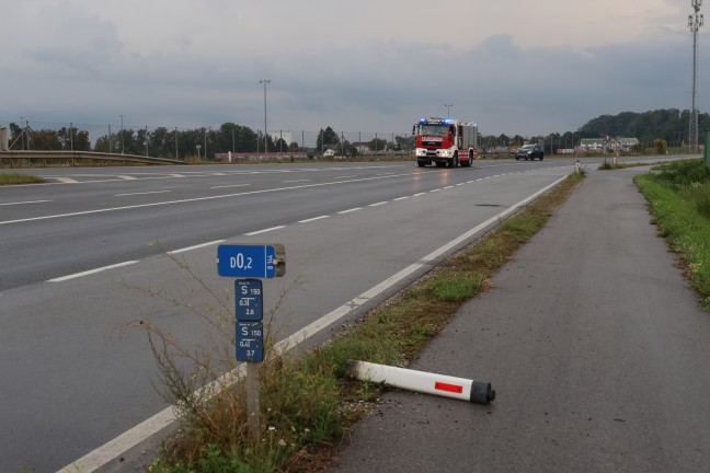 	Autoüberschlag im Bereich eines Überführungsbauwerks auf Gmundener Straße in Edt bei Lambach