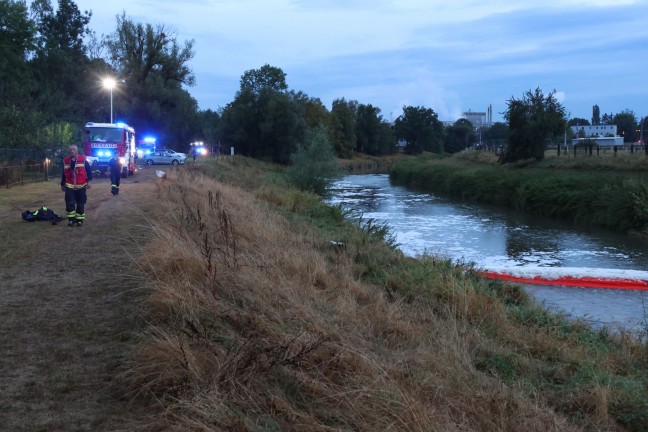 	Umweltalarm: Schaumaustritt in die Krems sorgt für großen Schadstoffeinsatz in Ansfelden