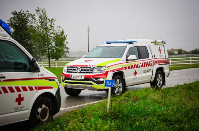 	Autolenker überschlug sich auf Braunauer Straße bei Burgkirchen mit PKW