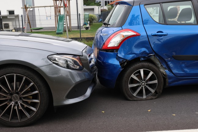 	Verkehrsunfall mit drei beteiligten PKW ins Gunskirchen forderte eine verletzte Person