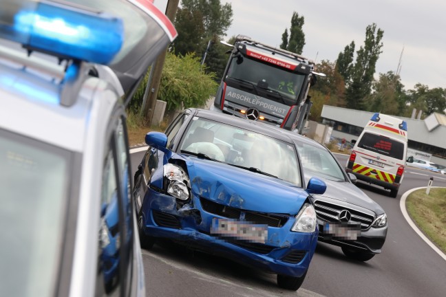 	Verkehrsunfall mit drei beteiligten PKW ins Gunskirchen forderte eine verletzte Person