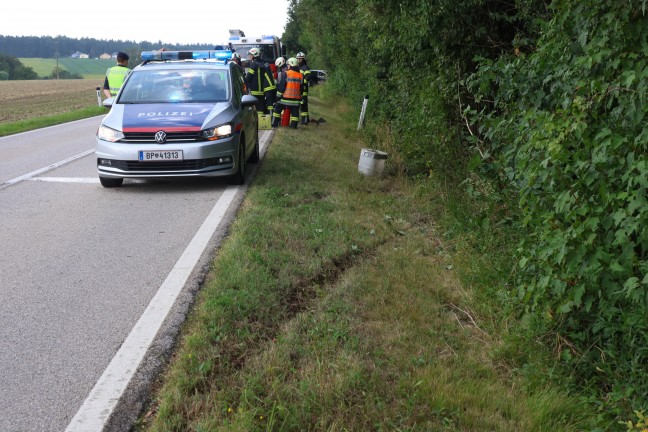 	Waldrand gestreift: Kleintransporter bei Sipbachzell von Fahrbahn abgekommen