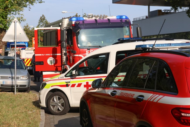 	Tödliche Brandverletzungen: Einsatzkräfte nach Brand in einer Wohnung in Wels-Lichtenegg im Einsatz