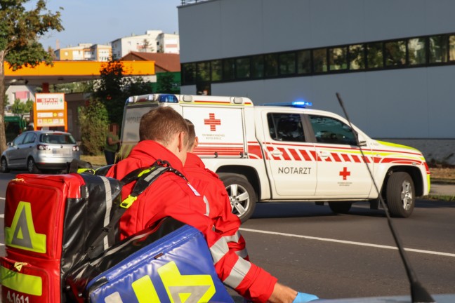 	Tödliche Brandverletzungen: Einsatzkräfte nach Brand in einer Wohnung in Wels-Lichtenegg im Einsatz