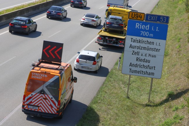 	Einsatzkräfte zu schwerem Verkehrsunfall auf Innkreisautobahn bei Peterskirchen alarmiert