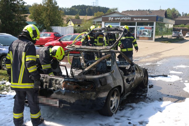 	Auto in Gunskirchen in Flammen aufgegangen