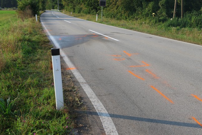 	Unter LKW eingeklemmt: E-Scooter-Lenker (14) bei Unfall auf Kreuzung in Regau schwer verletzt