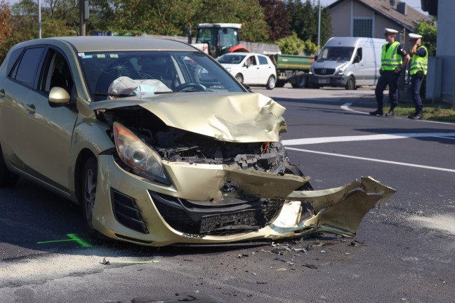 	Kreuzungscrash zwischen zwei PKW auf Wiener Straße in Marchtrenk