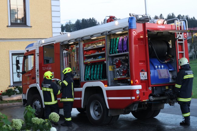 	Neun Feuerwehren bei Brand in einem Lagerschuppen samt Werkstätte in Kopfing im Innkreis im Einsatz