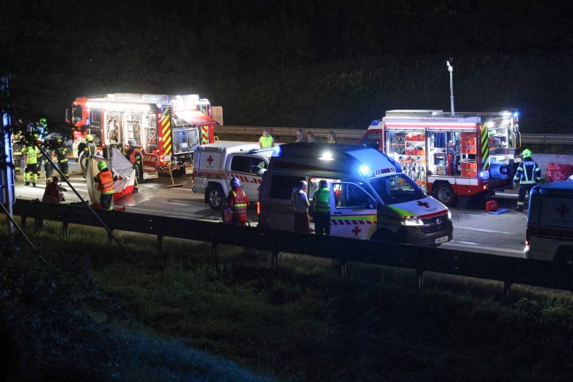 	Geisterfahrerunfall: Autolenker (19) bei Frontalcrash auf Westautobahn in Vorchdorf tödlich verletzt