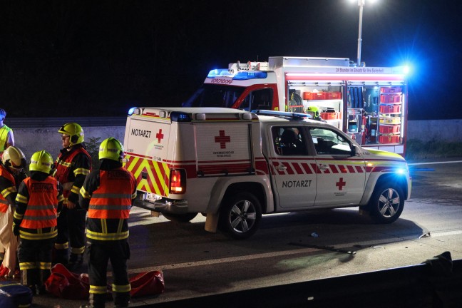 	Geisterfahrerunfall: Autolenker (19) bei Frontalcrash auf Westautobahn in Vorchdorf tödlich verletzt