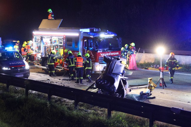 	Geisterfahrerunfall: Autolenker (19) bei Frontalcrash auf Westautobahn in Vorchdorf tödlich verletzt