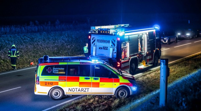 	Fünf teils Schwerverletzte bei Crash zwischen Kleintransporter und Auto auf bei St. Peter am Hart