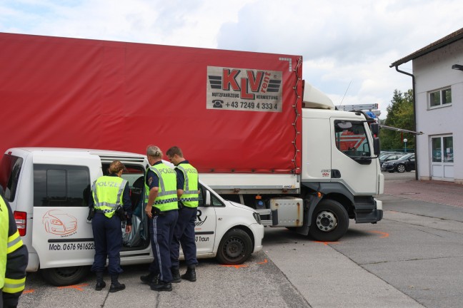 	Kollision zwischen LKW und PKW auf Steyrtalstraße bei Waldneukirchen fordert einen Verletzten