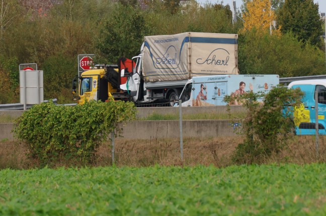 	Bei Rastplatzabfahrt: Klein-LKW auf Westautobahn bei Enns gegen Anpralldämpfer gekracht