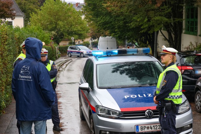 	360 Schulkinder evakuiert: Polizeieinsatz nach Bombendrohung gegen Schule in Linz-Urfahr