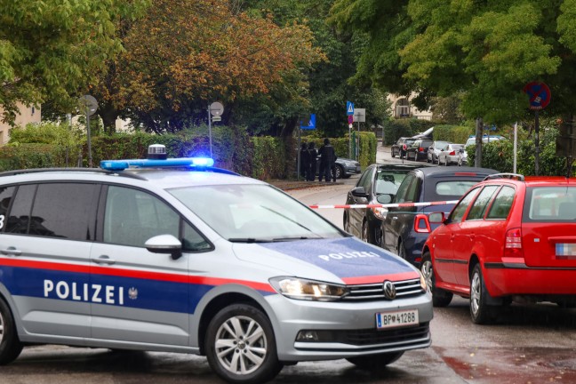 	360 Schulkinder evakuiert: Polizeieinsatz nach Bombendrohung gegen Schule in Linz-Urfahr