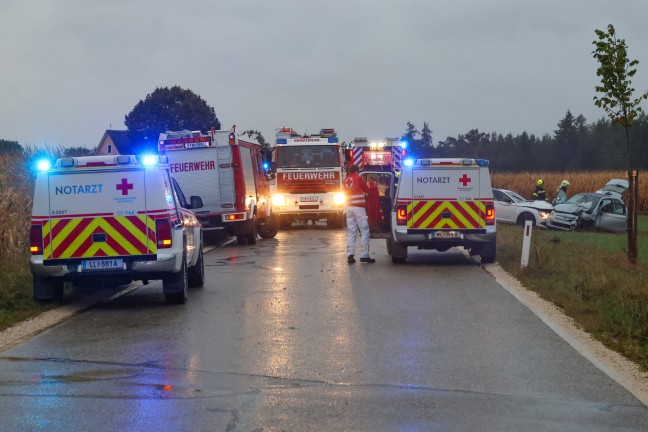 	Frontalcrash zweier PKW bei Allhaming fordert drei Verletzte