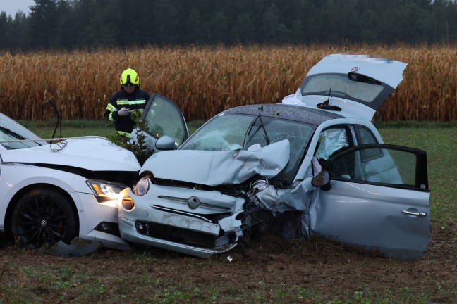 	Frontalcrash zweier PKW bei Allhaming fordert drei Verletzte