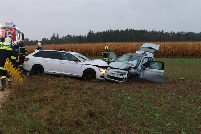 	Frontalcrash zweier PKW bei Allhaming fordert drei Verletzte