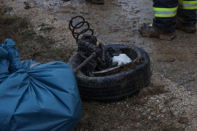 	Frontalcrash zweier PKW bei Allhaming fordert drei Verletzte