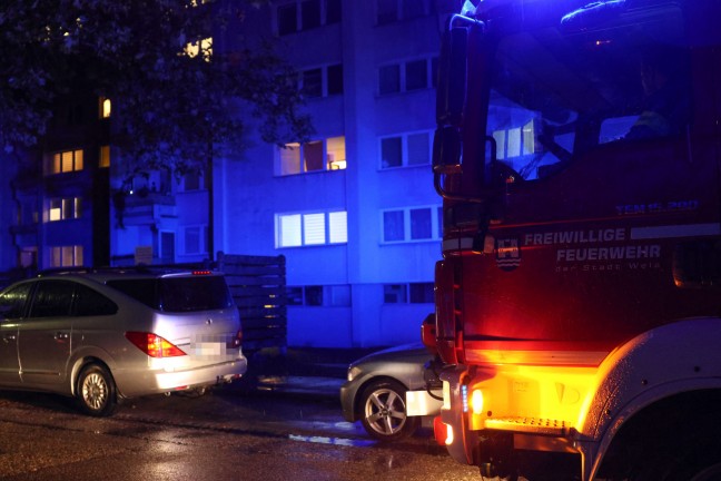 	Brett angebrannt: Einsatz der Feuerwehr nach Rauchentwicklung in einer Wohnung in Wels-Lichtenegg