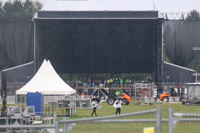 	Konzert abgesagt: "Böhse Onkelz"-Konzert in Wels fällt wegen Starkregen sprichwörtlich ins Wasser