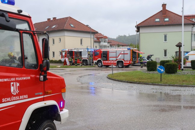 	Vier Feuerwehren im Einsatz: Kleinerer Brand in der Küche einer Wohnung in Schlüßlberg