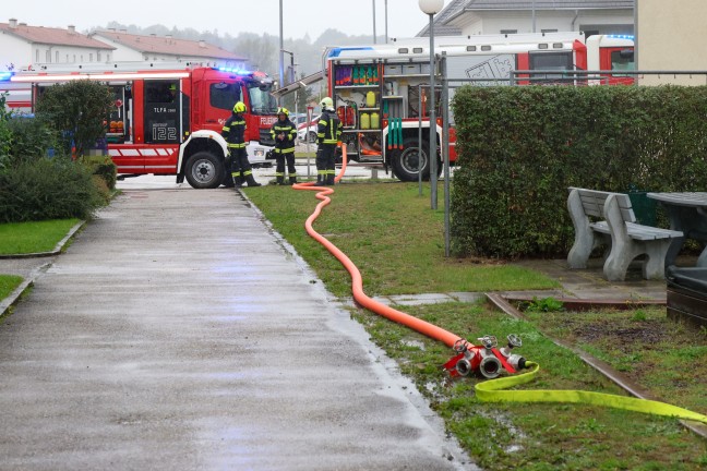 	Vier Feuerwehren im Einsatz: Kleinerer Brand in der Küche einer Wohnung in Schlüßlberg