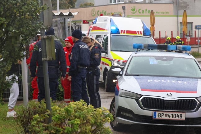 	Vier Feuerwehren im Einsatz: Kleinerer Brand in der Küche einer Wohnung in Schlüßlberg