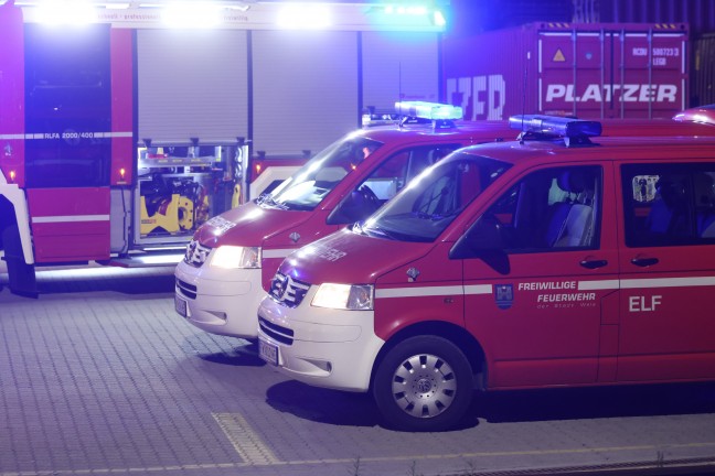 	Schadstoffaustritt: Beschädigter Tankcontainer im Bereich des ÖBB-Terminals in Wels-Puchberg