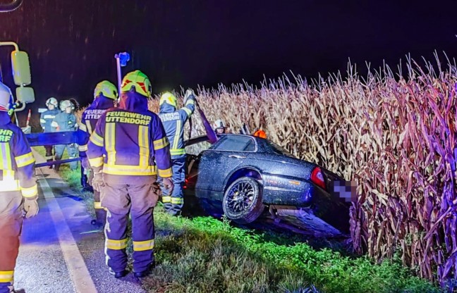 	Ein Toter und vier teils Schwerverletzte bei Unfall auf Mauerkirchener Straße in Helpfau-Uttendorf