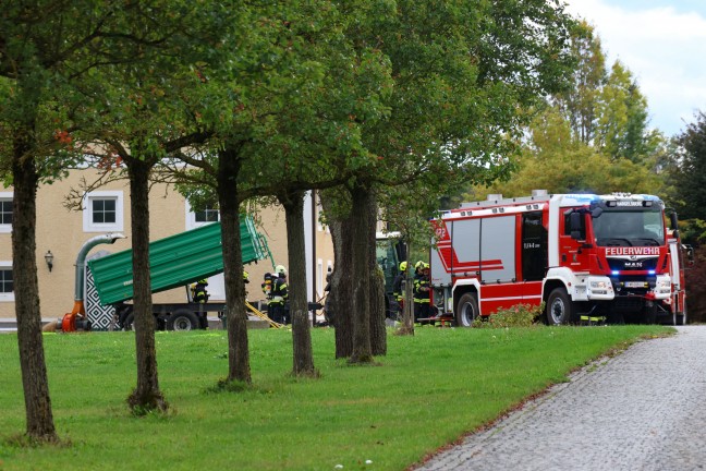 	Neun Feuerwehren bei Brand in einem Hackschnitzelbunker in Hargelsberg im Einsatz